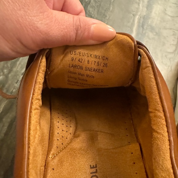 Kenneth Cole Laron Sneakers Size 9 EUC - Picture 4 of 7